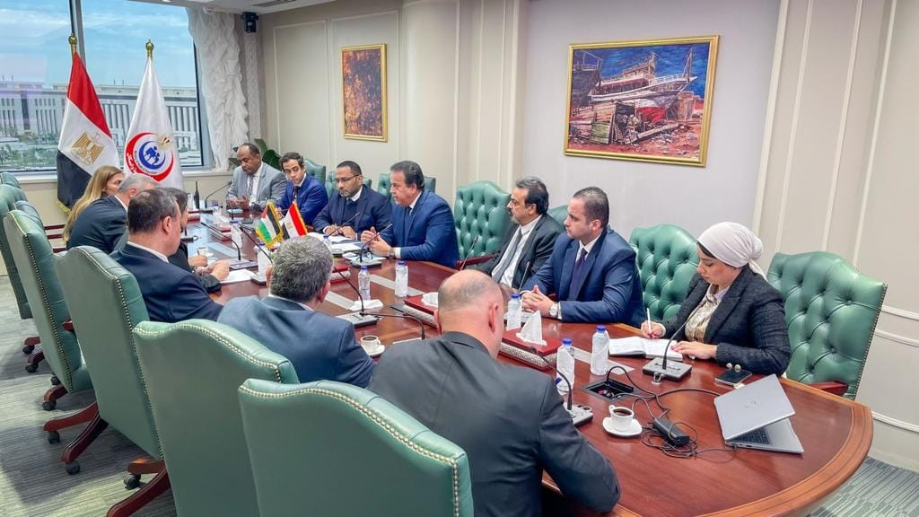 وزير الصحة يلتقي نظيرته الفلسطينية