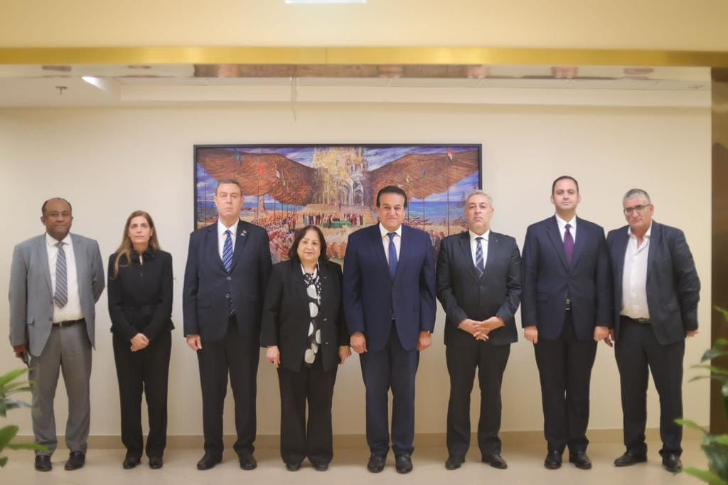 وزير الصحة يلتقي نظيرته الفلسطينية