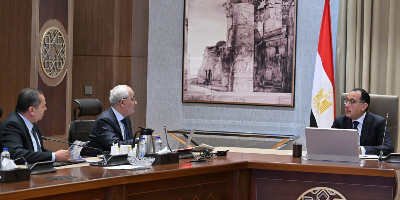 رئيس الوزراء ووزير التعليم