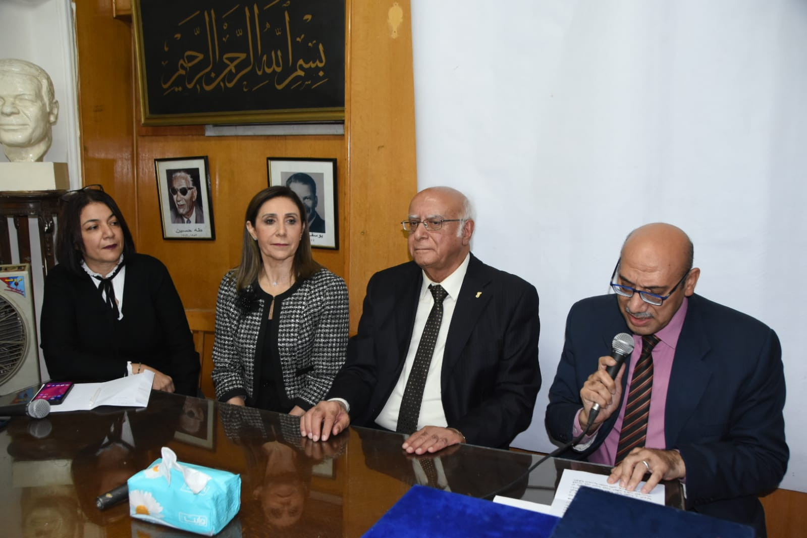 وزيرة الثقافة