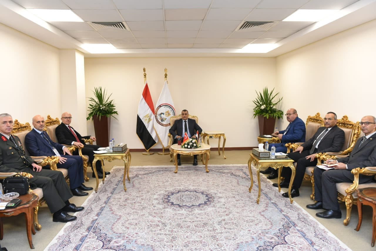 وزير الانتاج الحربي