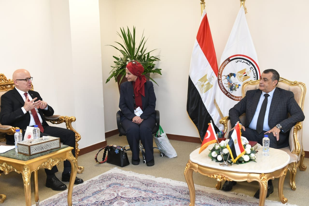 وزير الانتاج الحربي