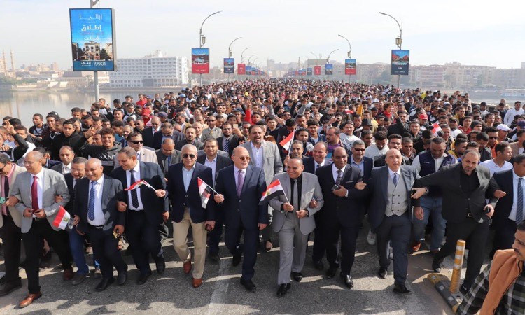 مسيرة طلابية حاشدة من جامعة سوهاج للإدلاء بأصواتهم في الانتخابات الرئا