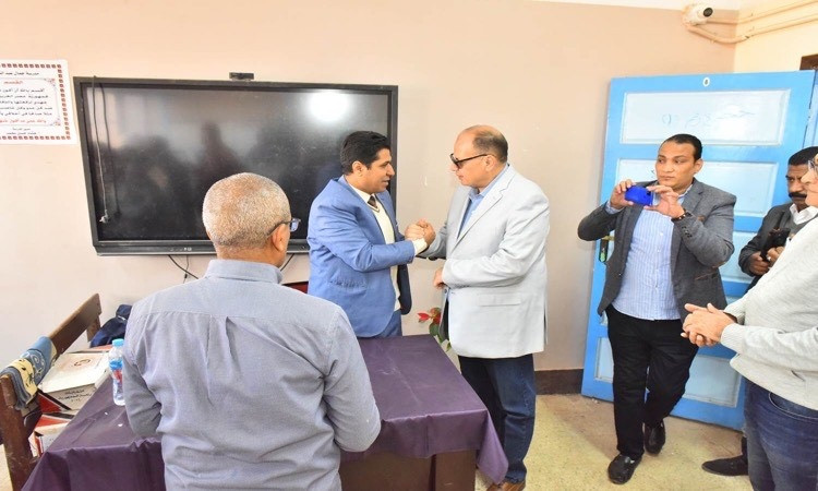 محافظ أسيوط