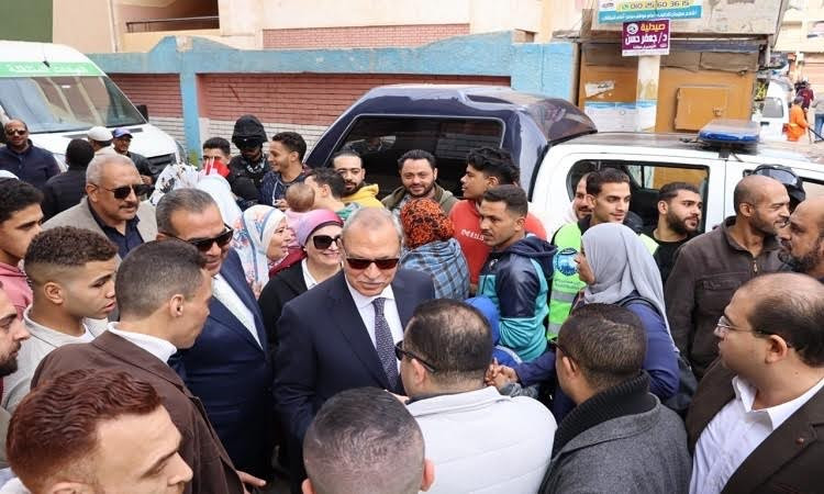 محافظ القليوبية يتابع سير العملية الانتخابية بلجان قها وقليوب والقناطر