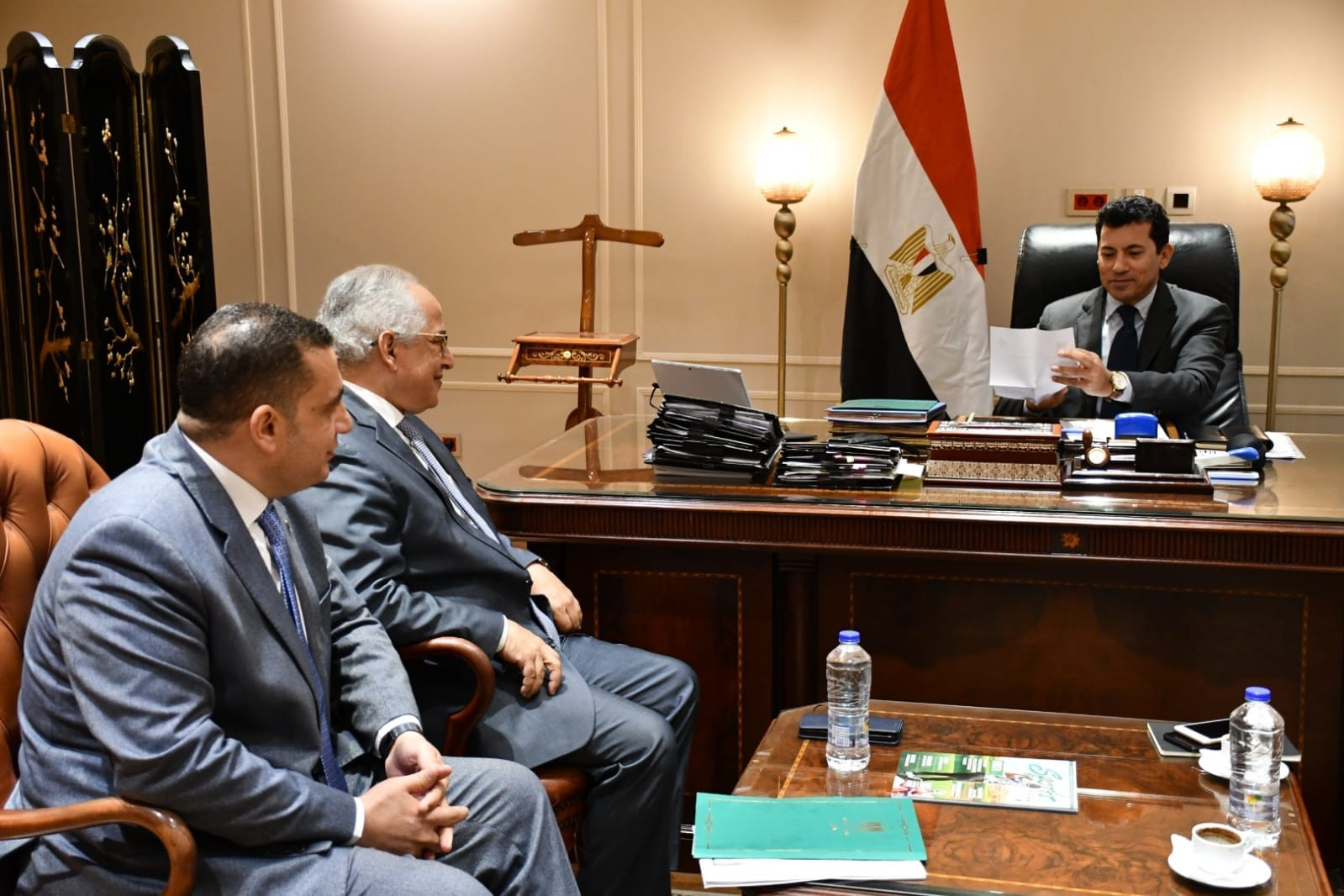 وزير الرياضة يبحث استعدادات اللجنة البارالمبية