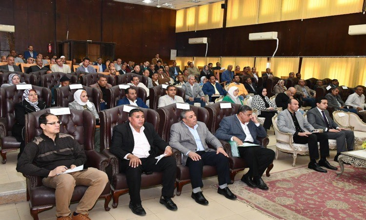 محافظ الفيوم