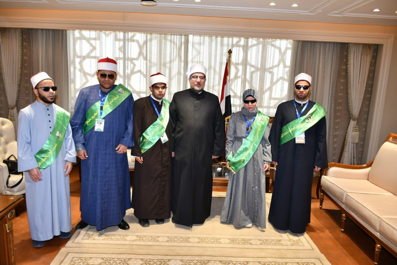 وزير الأوقاف يستقبل الفائزين بمسابقة القران الكريم