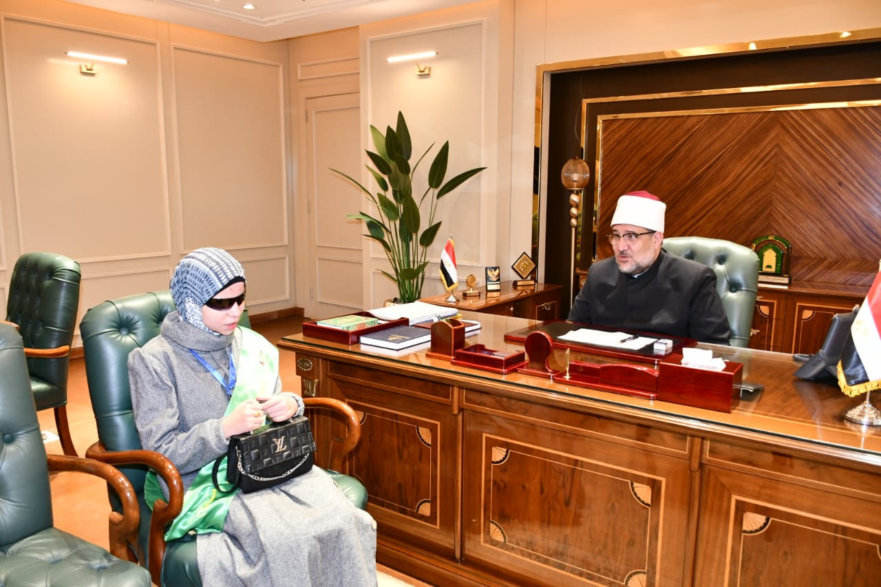 وزير الأوقاف يستقبل الفائزين بمسابقة القران الكريم