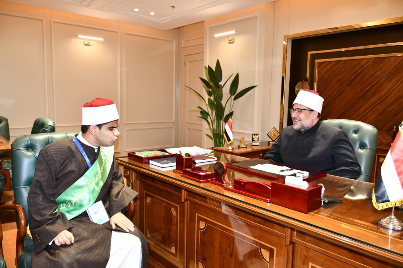 وزير الأوقاف يستقبل الفائزين بمسابقة القران الكريم