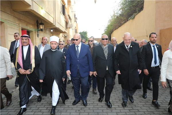 محافظ القاهرة يفتتح أعمال تطوير شارع الأشراف بحي الخليفة