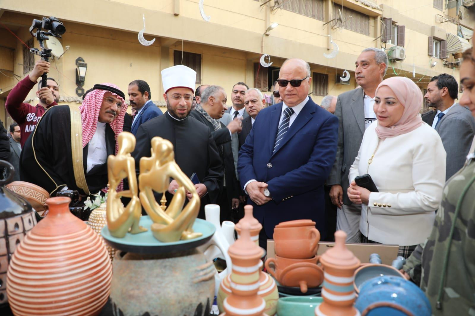 محافظ القاهرة يفتتح أعمال تطوير شارع الأشراف بحي الخليفة