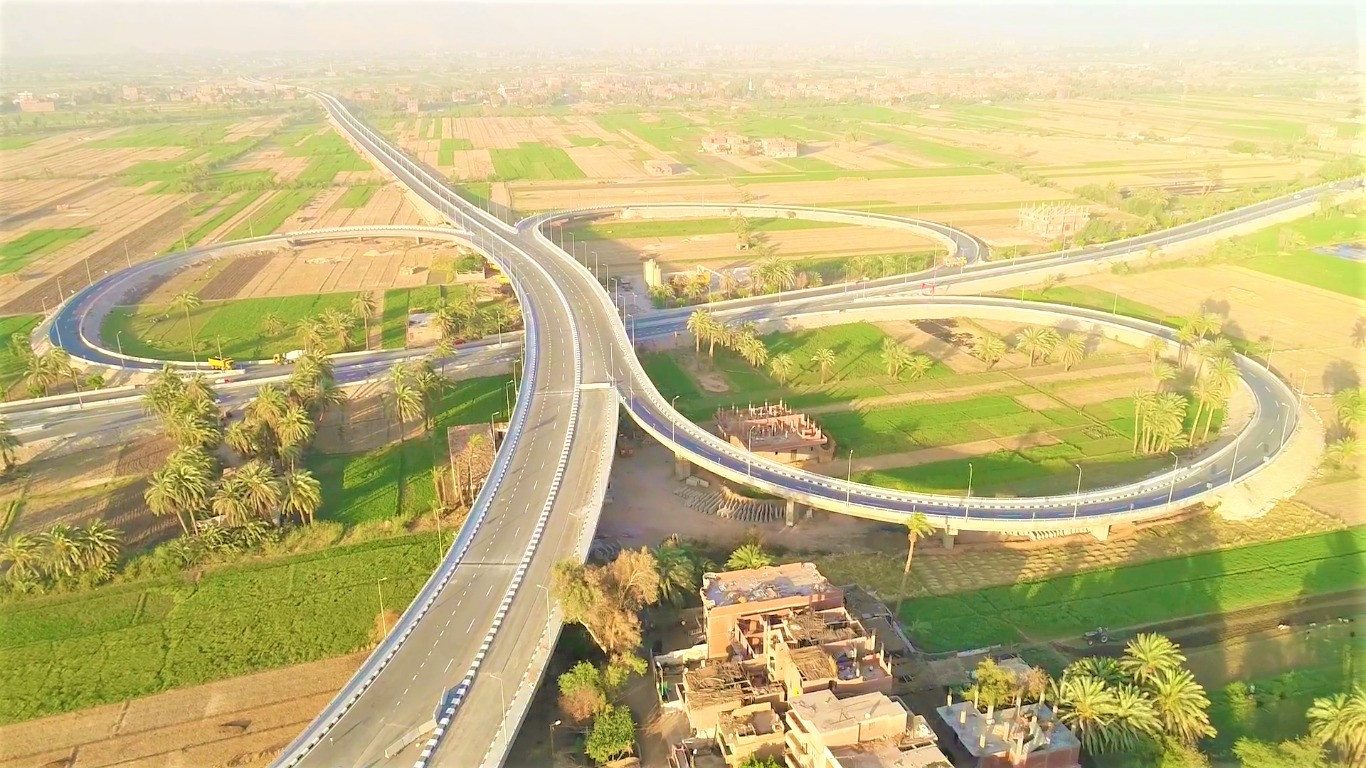 تطوير  شبكة الطرق والكبارى بسوهاج