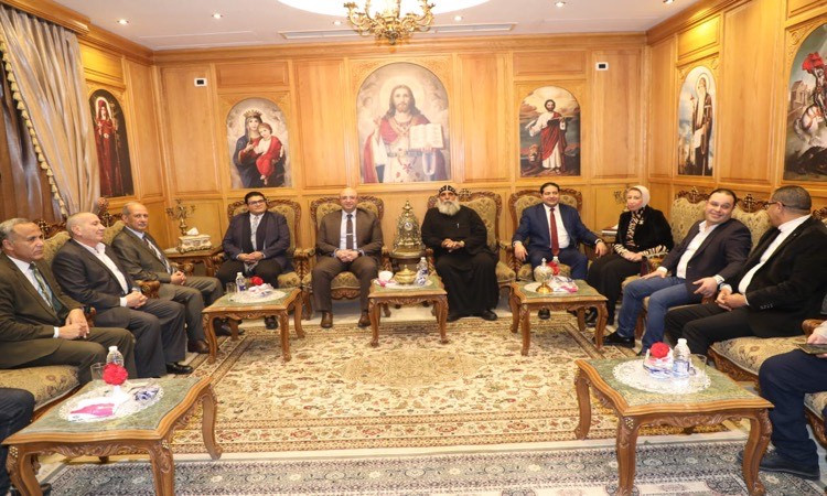 محافظ بني سويف يزورعددًا من الكنائس لتقديم التهنئة بعيدالميلادالمجيد