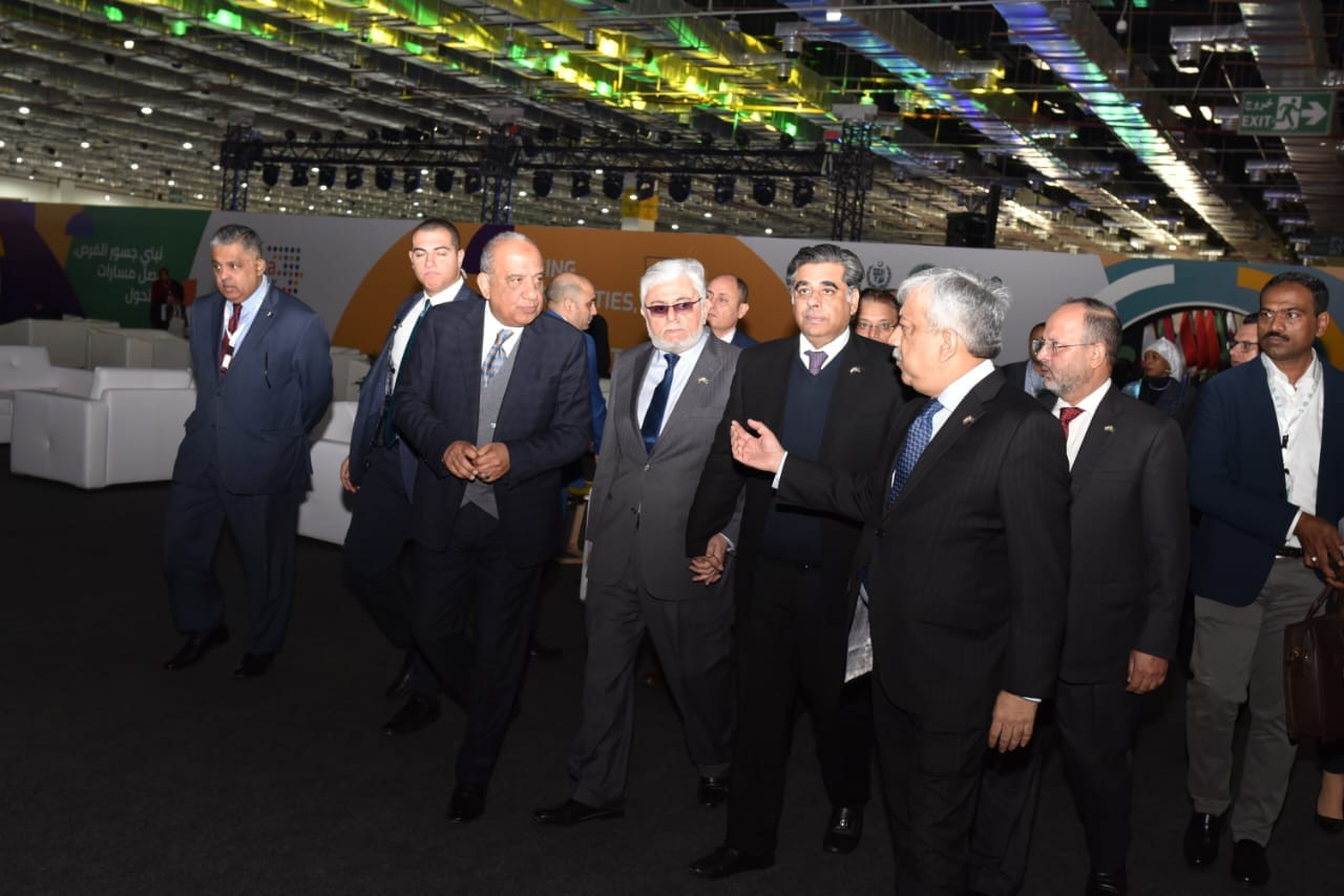 وزير قطاع الأعمال  ووزير التجارة الباكستاني