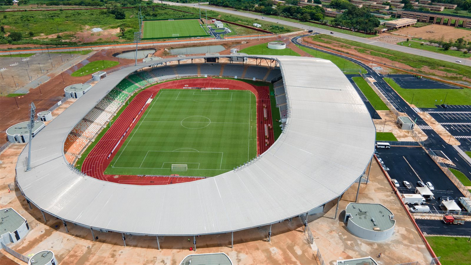 ملعب تشارلس كونان باني