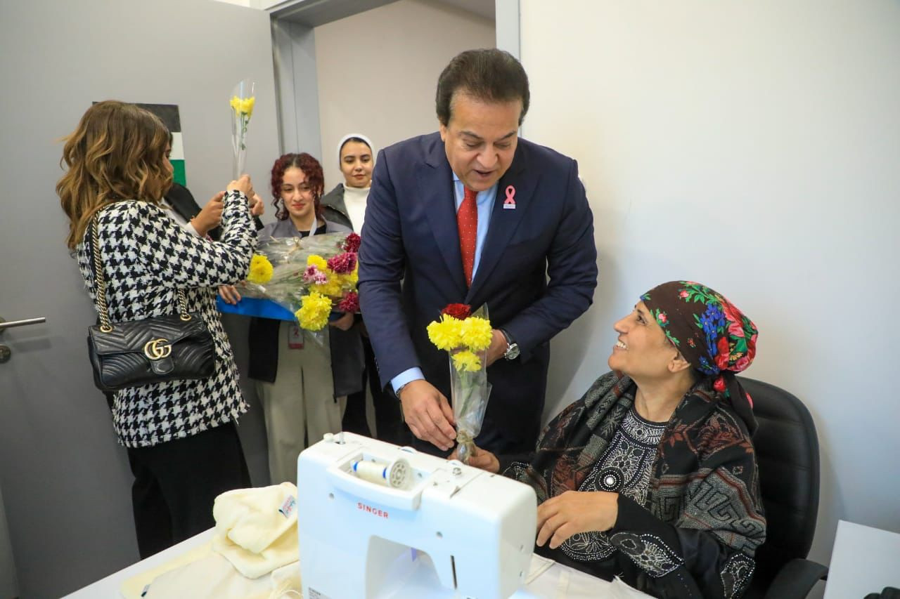 وزير الصحة يزو مستشفى بهية