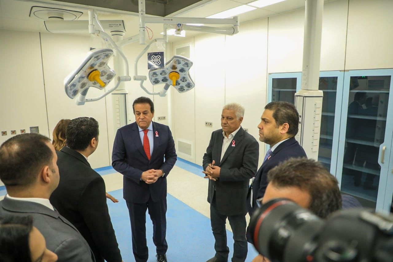 وزير الصحة يزو مستشفى بهية