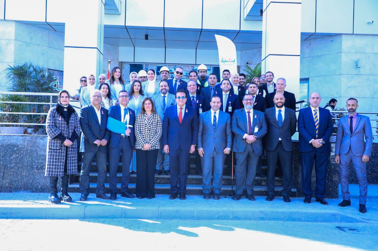 وزير الصحة يزو مستشفى بهية