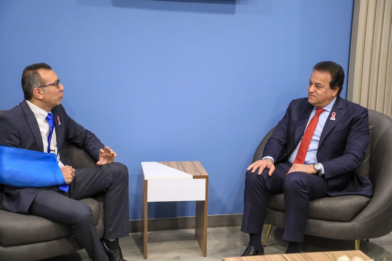 وزير الصحة يزو مستشفى بهية