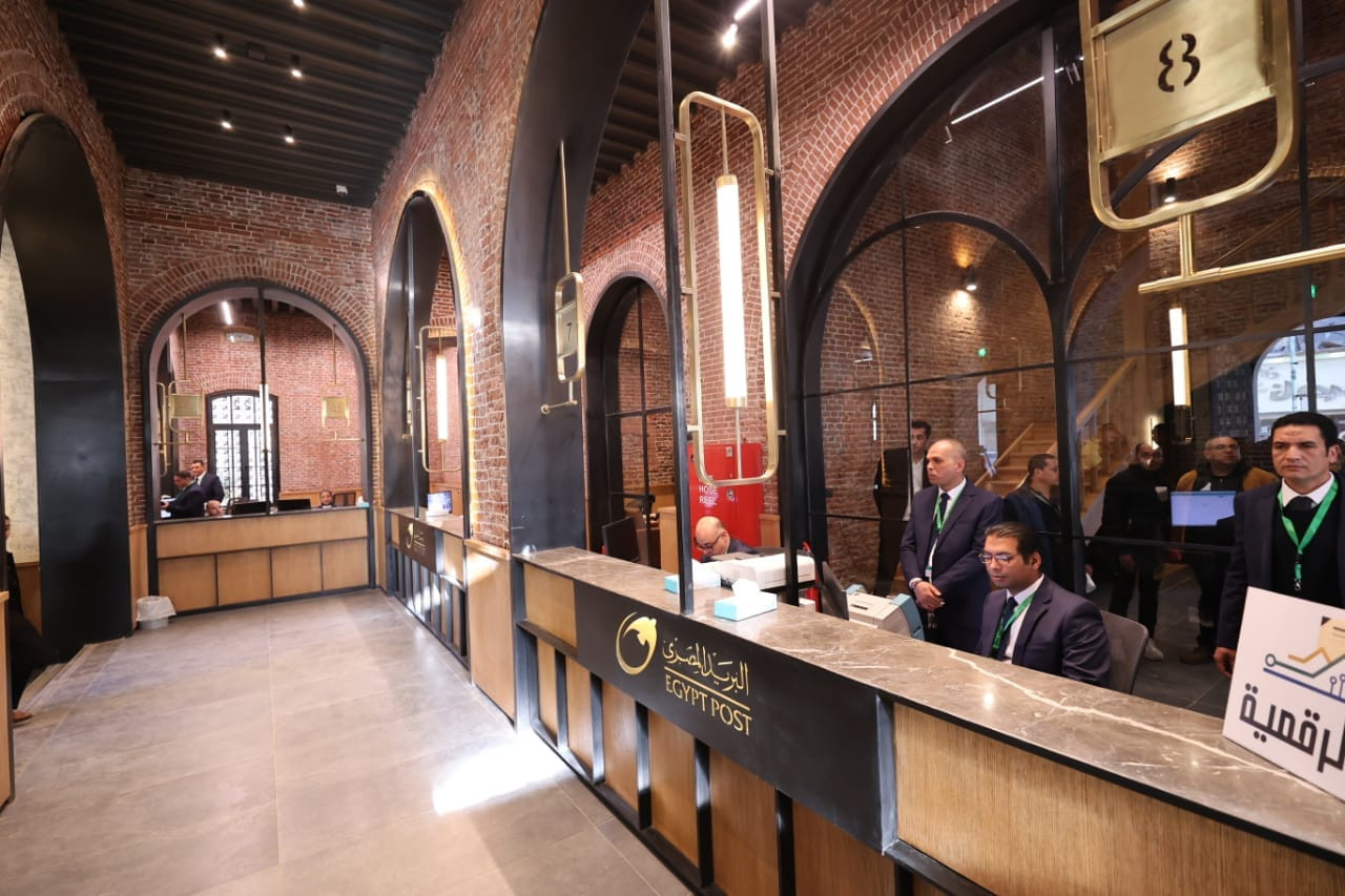 وزير الاتصالات