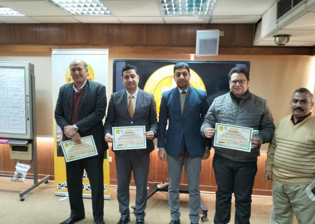 تسليم الشهادات