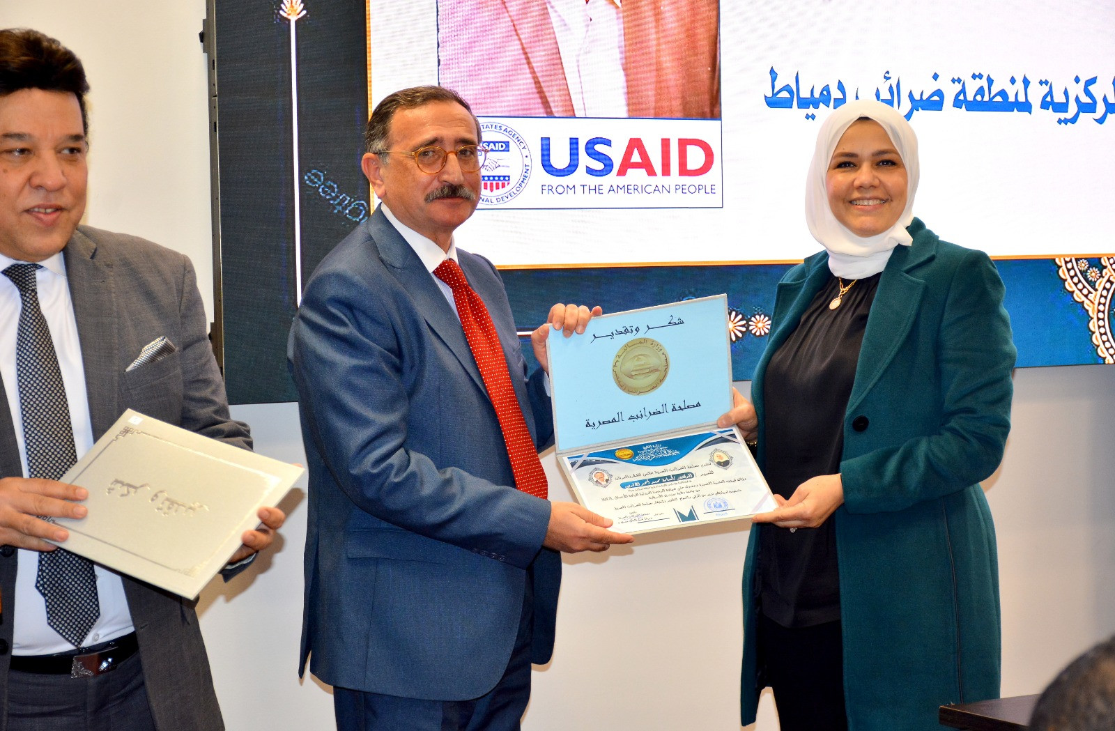 الضرائب شهادات