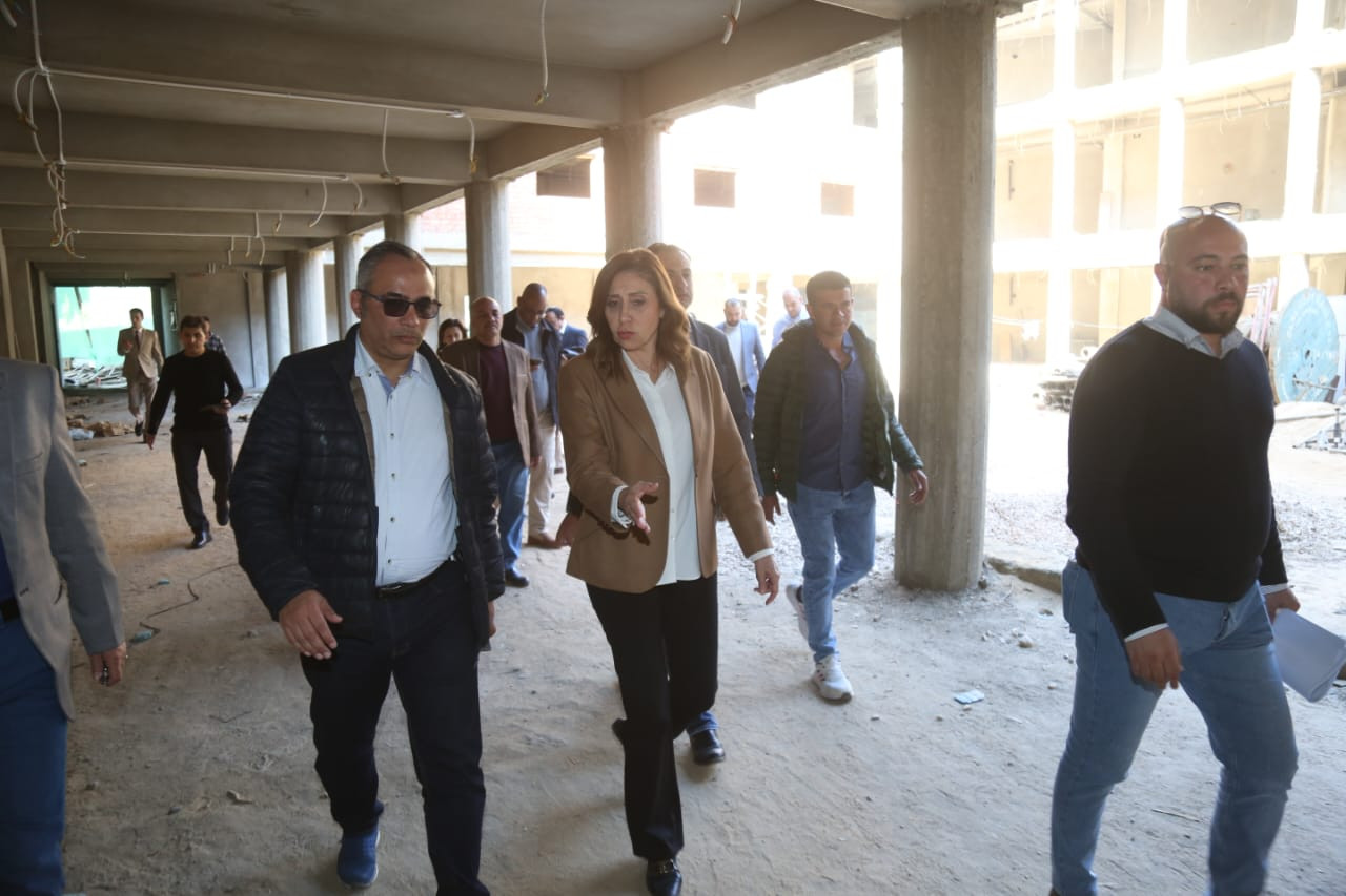 وزيرة الثقافة في اسوان