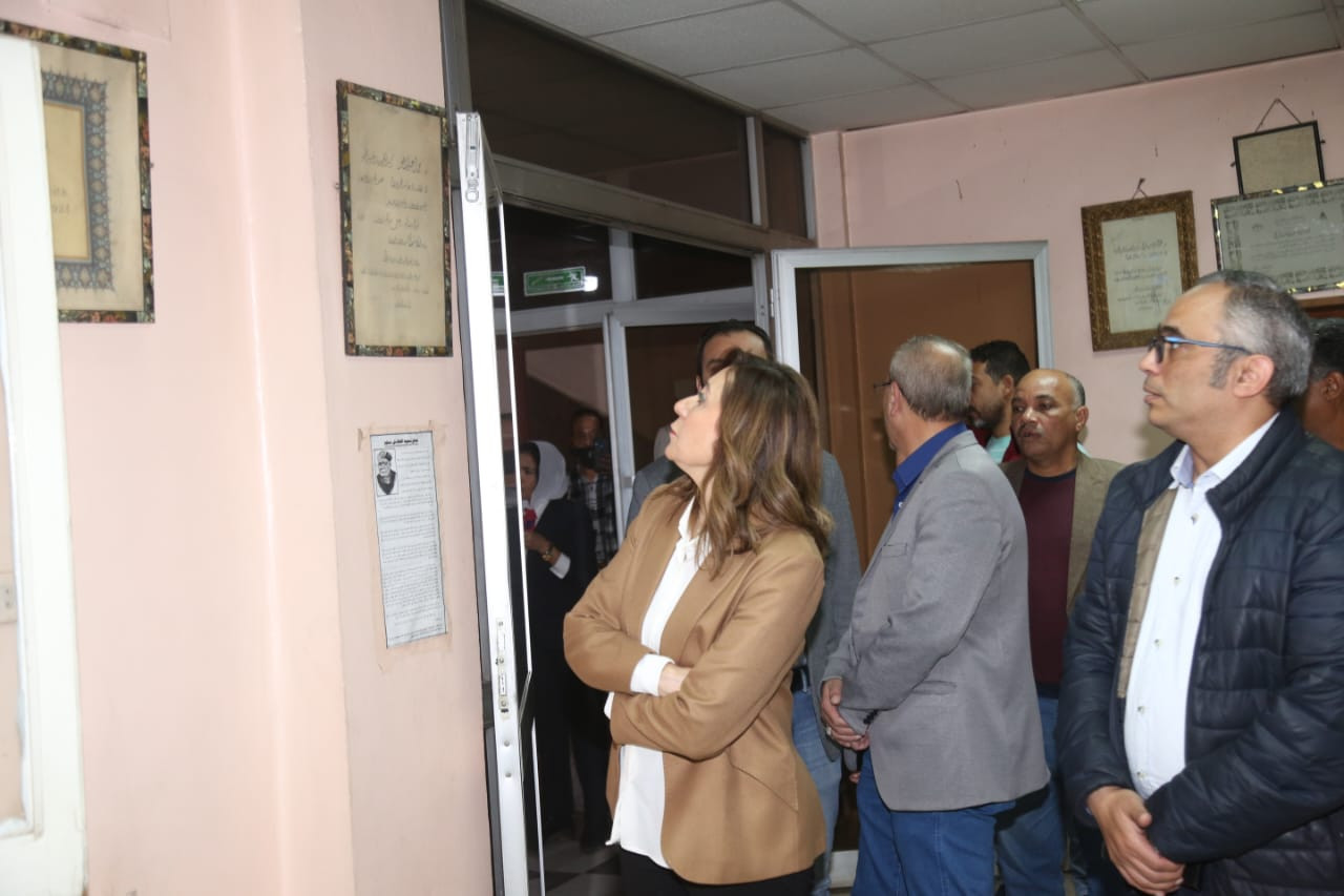 وزيرة الثقافة في اسوان