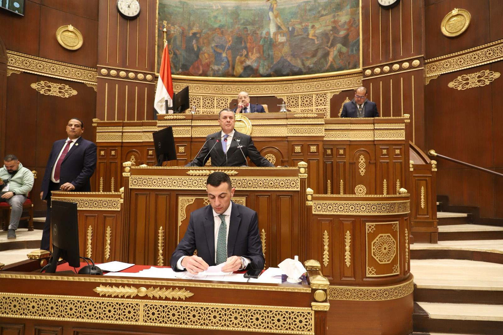 وزير السياحة في مجلس الشيوخ