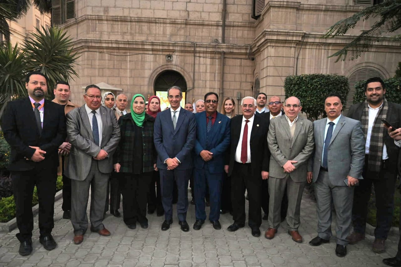 وزيرا الاتصالات والتضامن