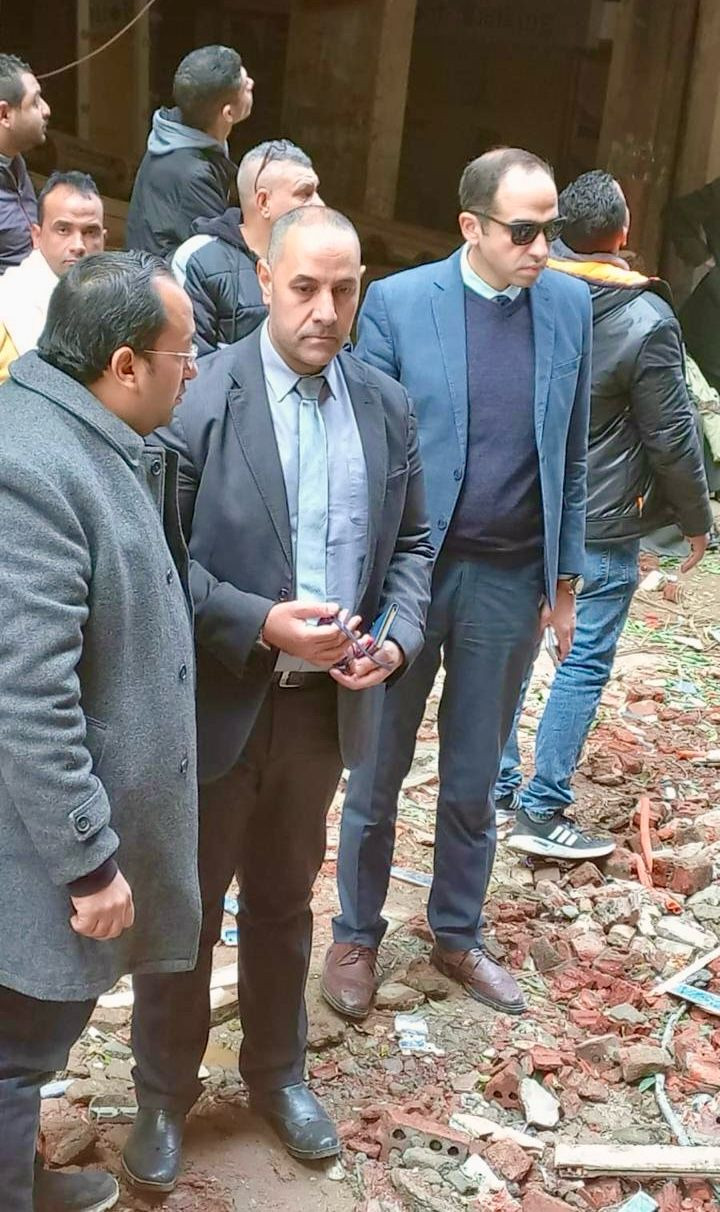 النيابة الإدارية تعاين أثار انفجار عقار 