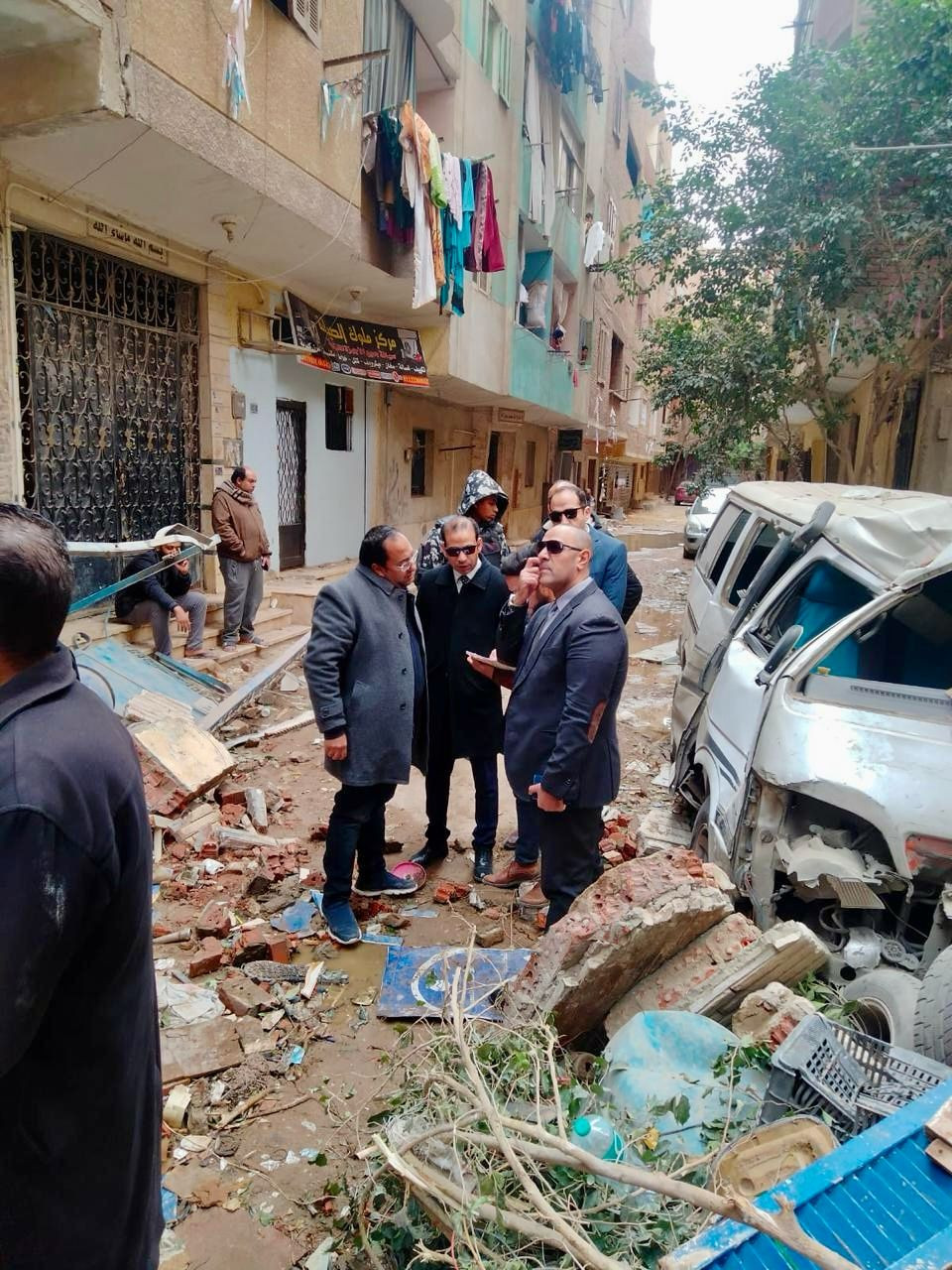 النيابة الإدارية تعاين أثار انفجار عقار 