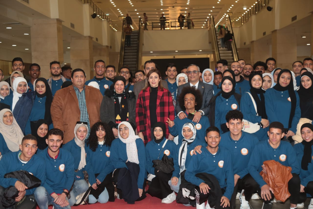 وزيرة الثقافة