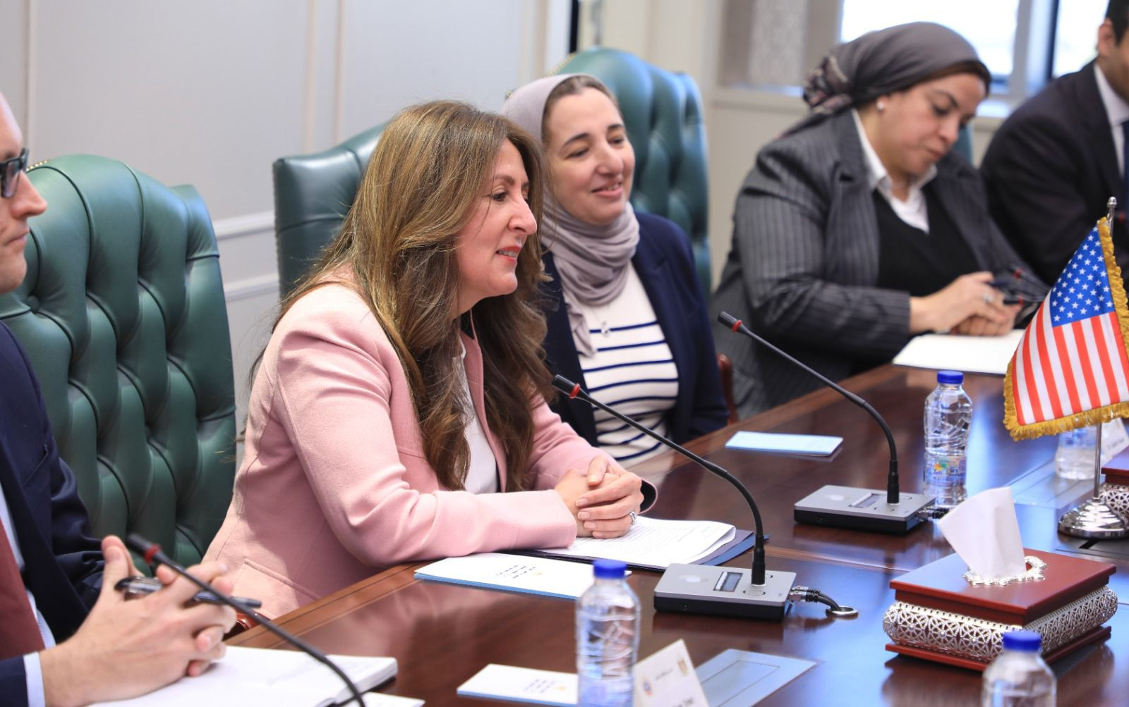 وزير الصحة والسفيرة الأمريكية