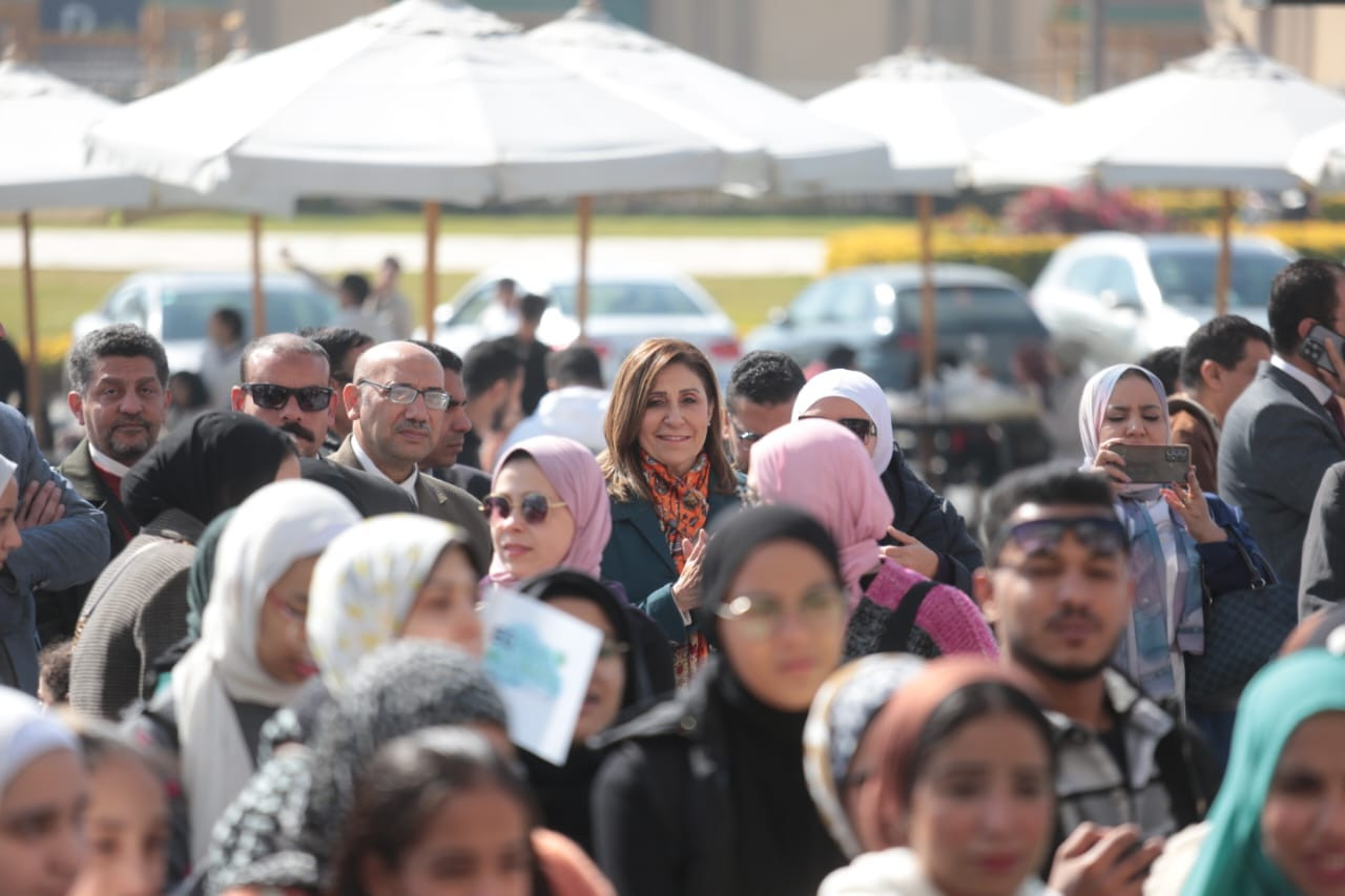 وزيرة الثقافة ويوم فلسطين