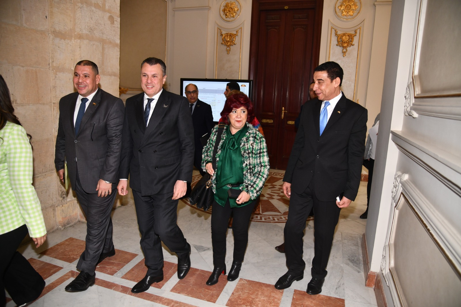 وزير السياحة