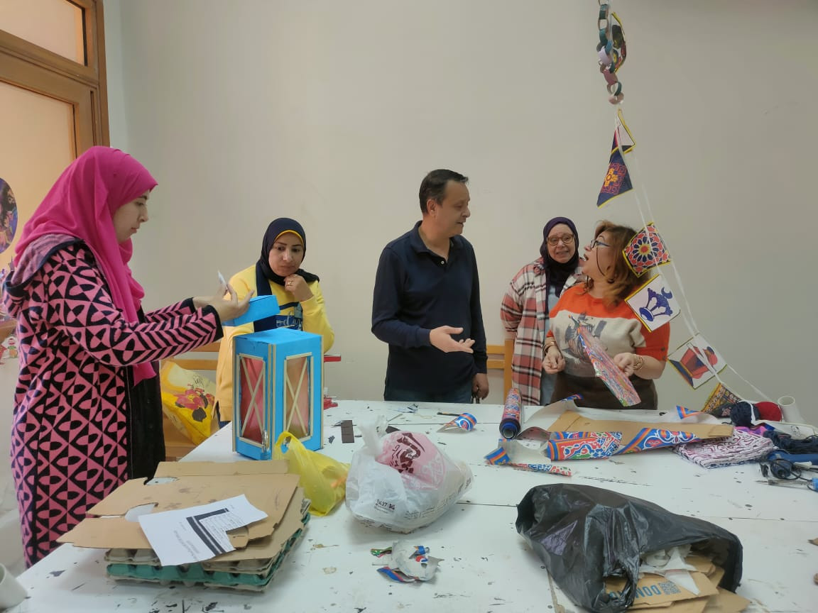 ورشة تصنيع زينة رمضان