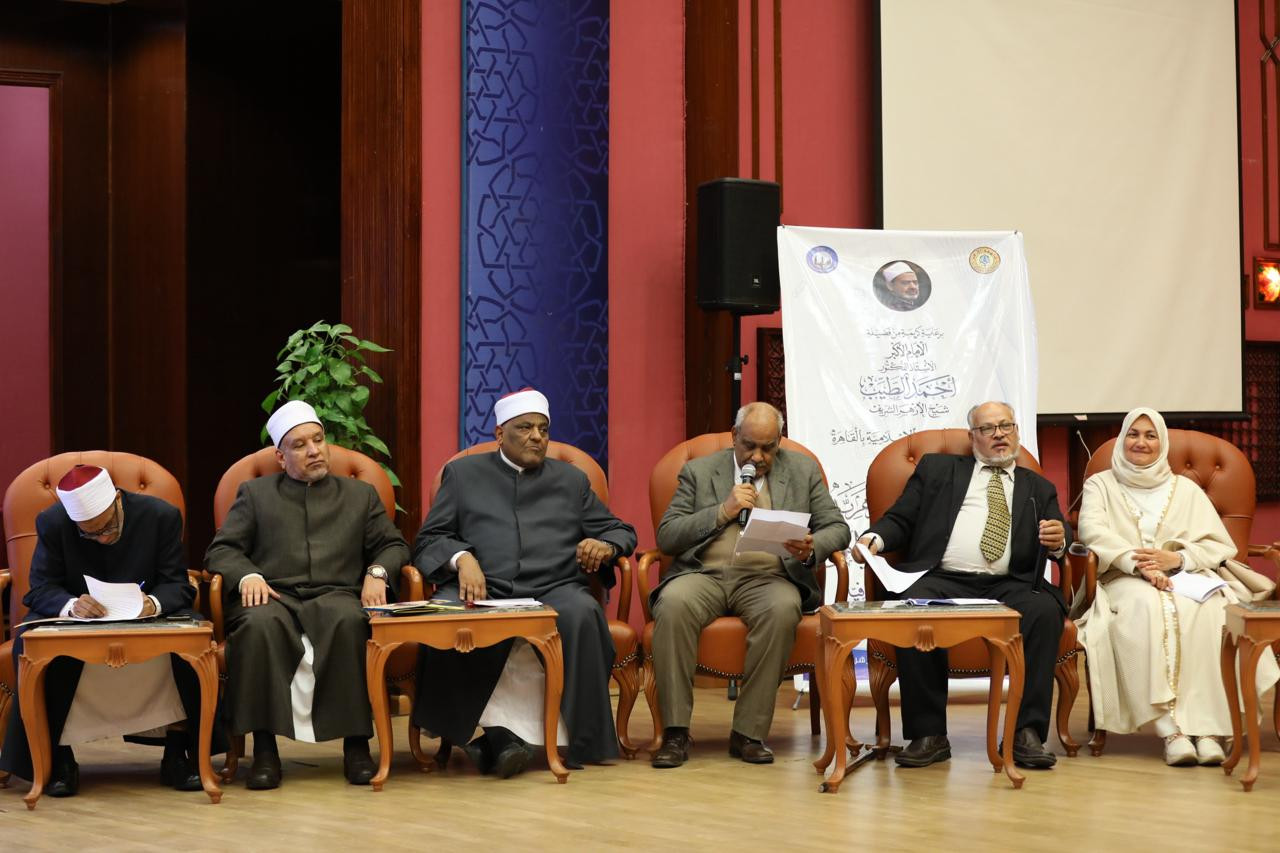 الدكتور عباس شومان