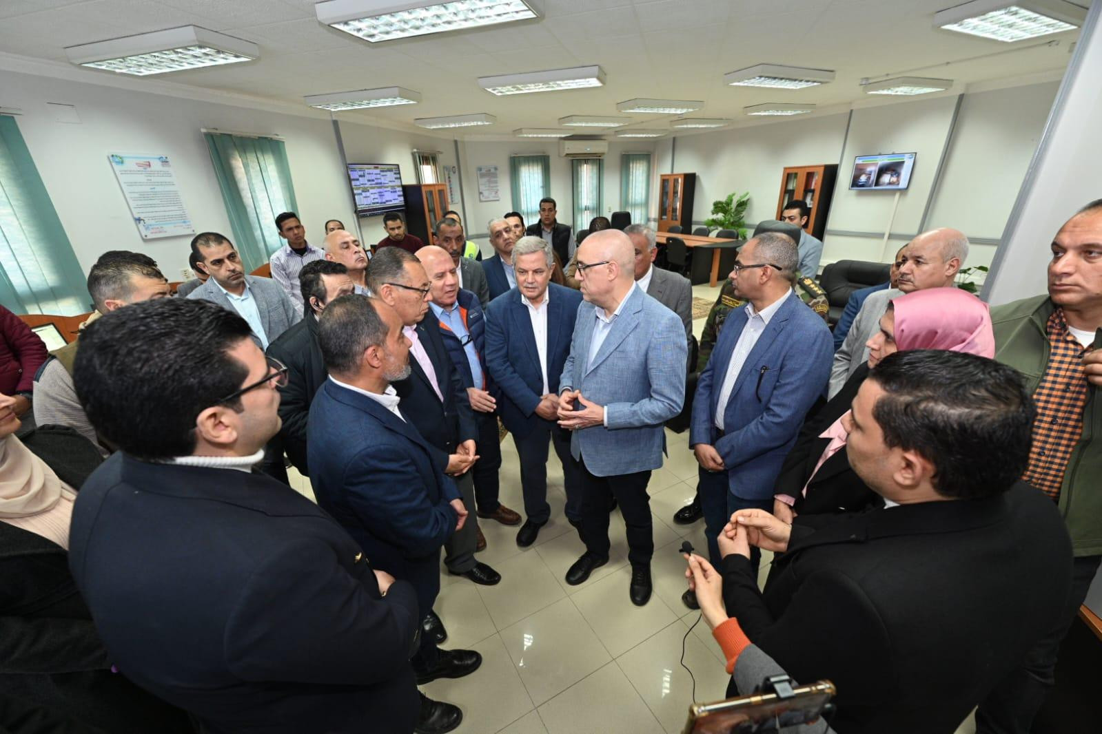 وزير الإسكان ومحافظ الشرقية