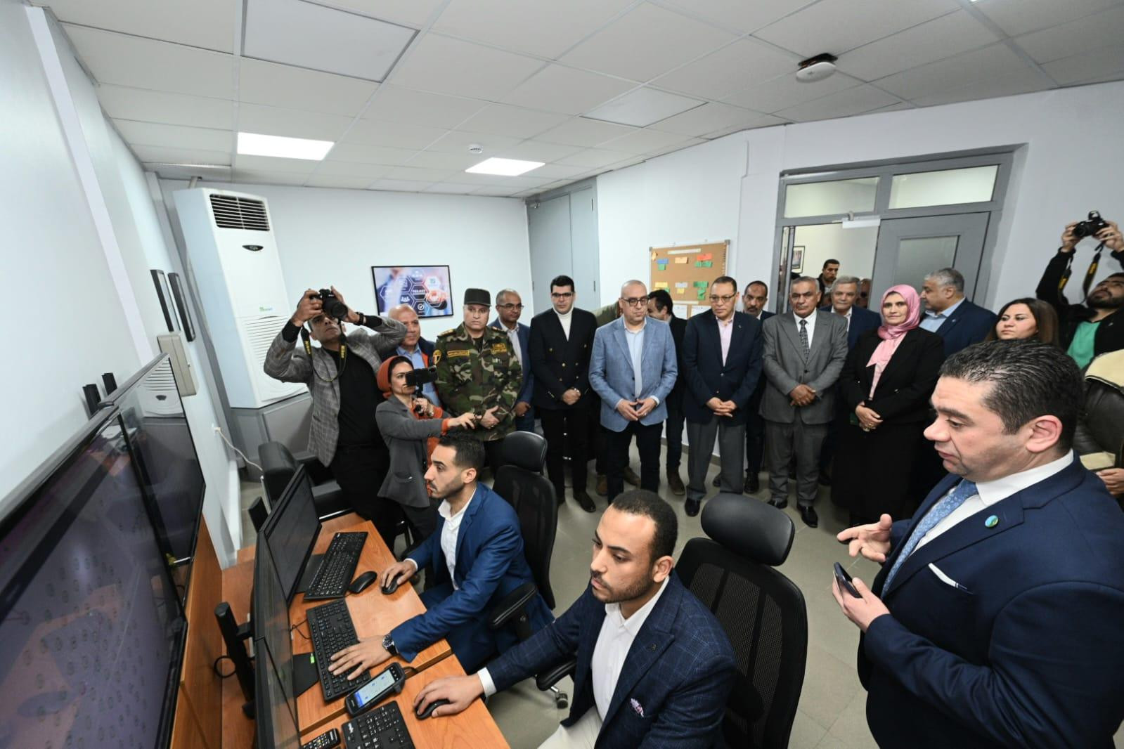 وزير الإسكان ومحافظ الشرقية