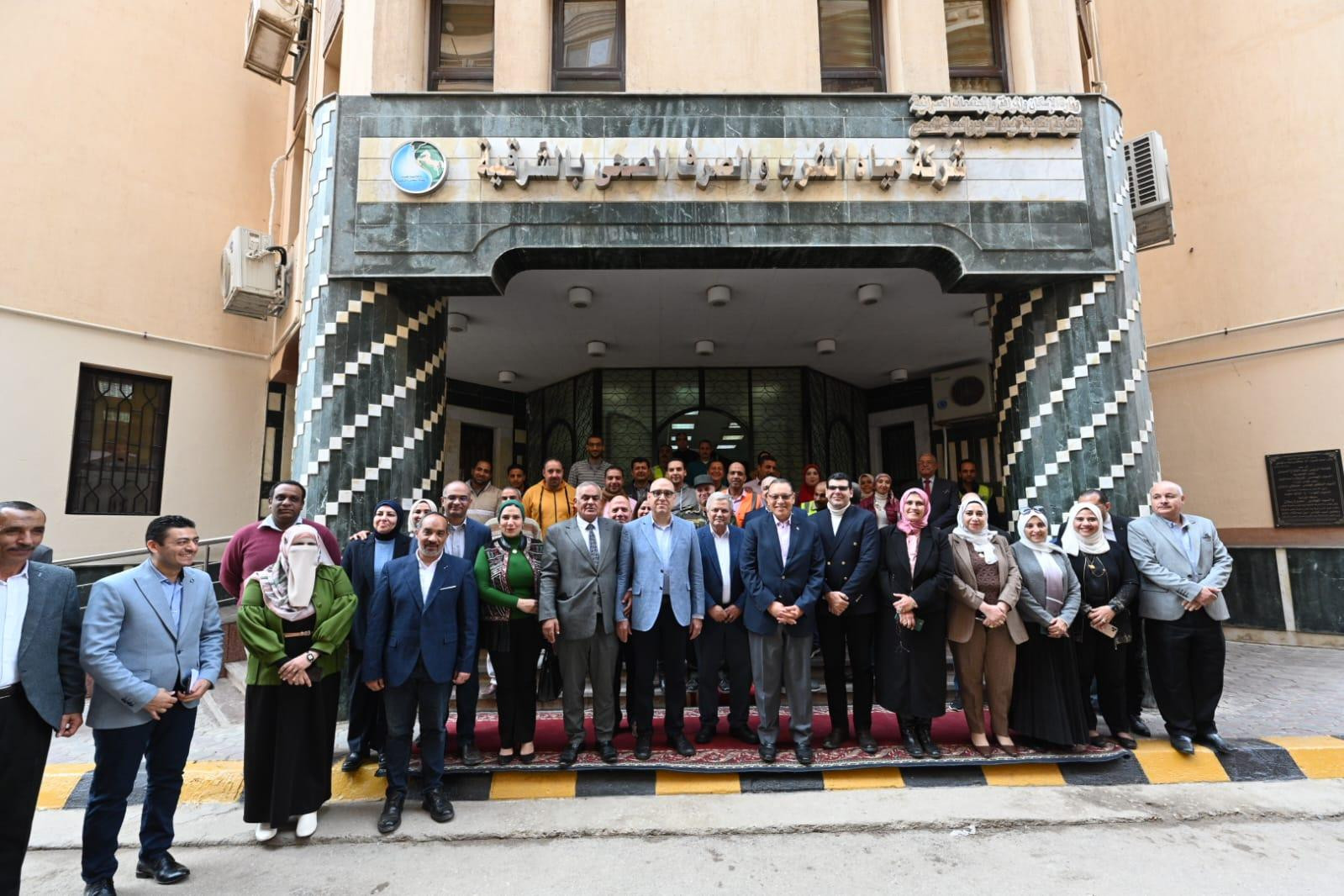 وزير الإسكان ومحافظ الشرقية