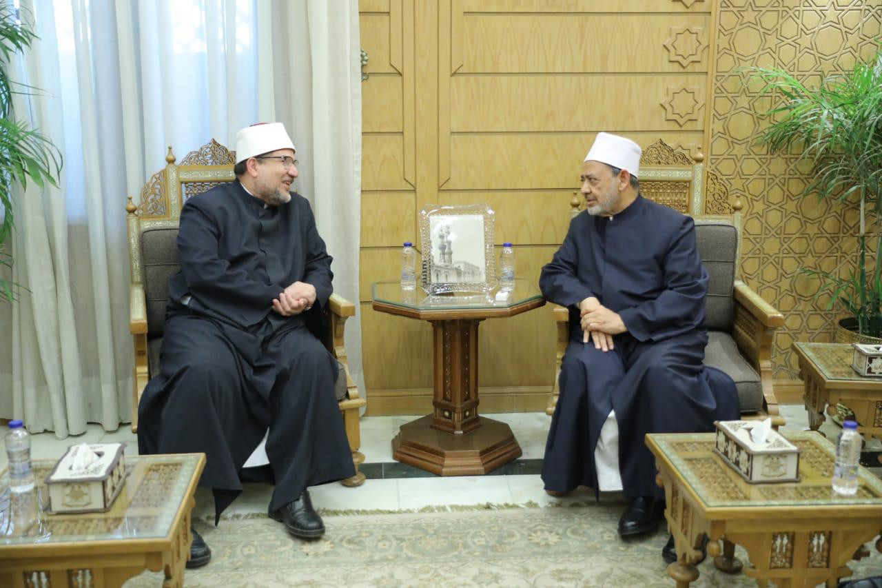 الإمام الأكبر ووزير الأوقاف