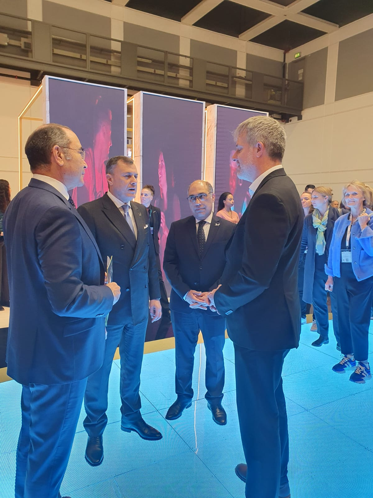 جناح مصر في بورصة برلين