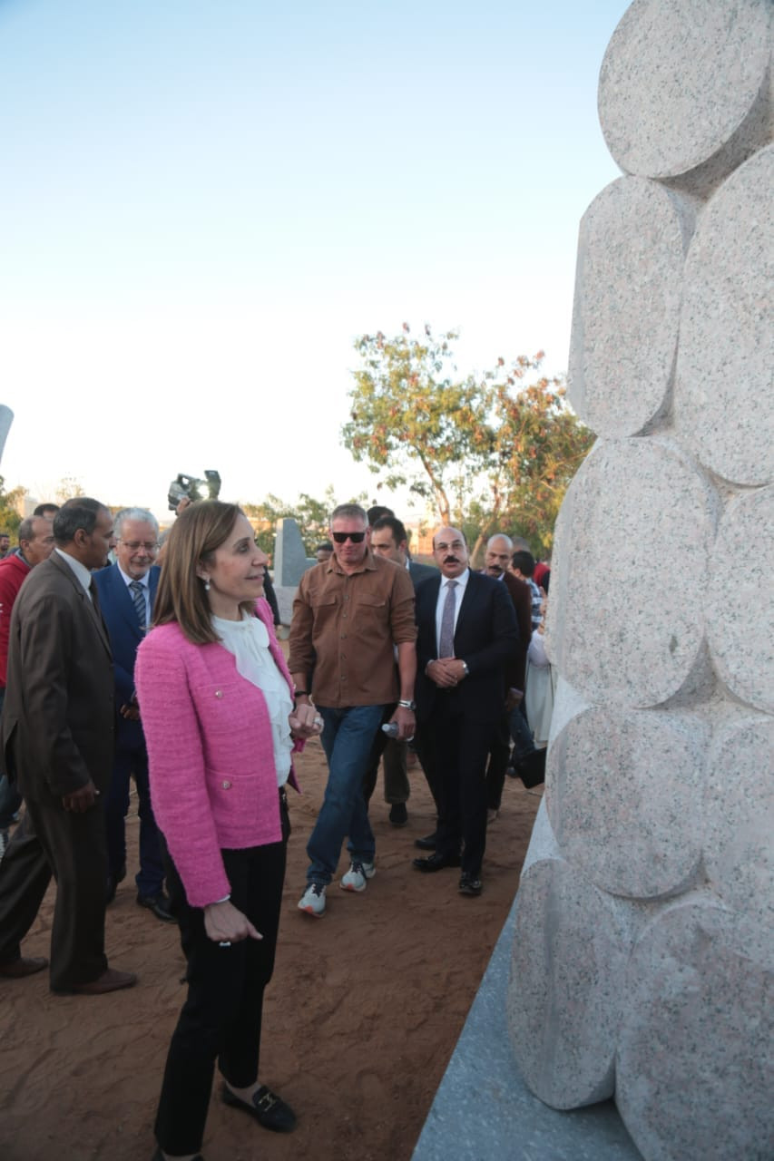 سمبوزيوم أسوان