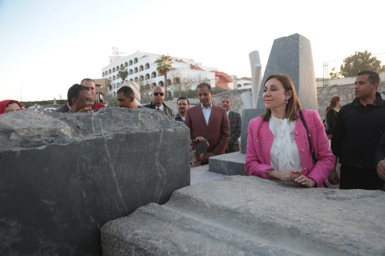 سمبوزيوم أسوان