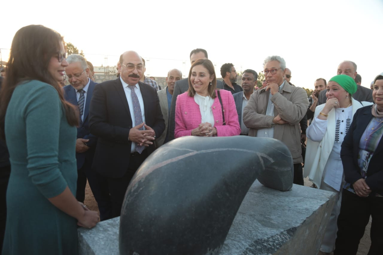 سمبوزيوم أسوان