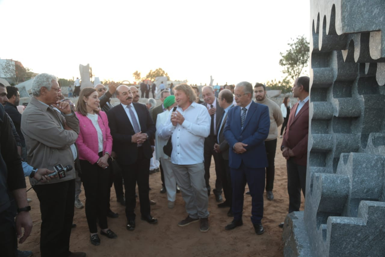 سمبوزيوم أسوان