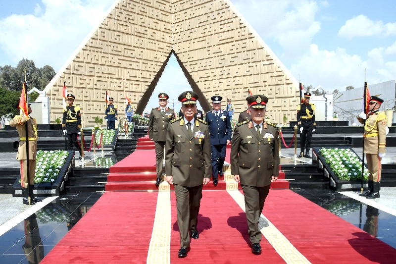 وزير الدفاع