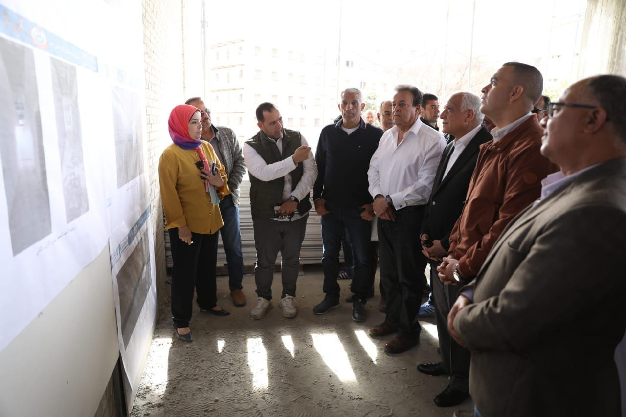 وزير الصحة بمستشفى بولاق